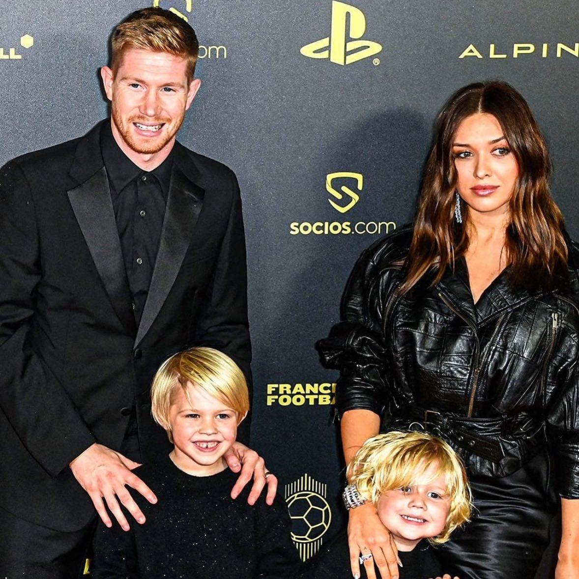 Kevin De Bruyne and Michèle Lacroix with their two children at the Ballon d'Or ceremony