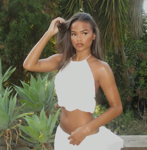 Layla Roye — University Student, girlfriend of Kobbie Mainoo
